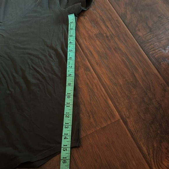 Lululemon Athletica Green Fitted Short Sleeve Tee - Picture 5 of 5